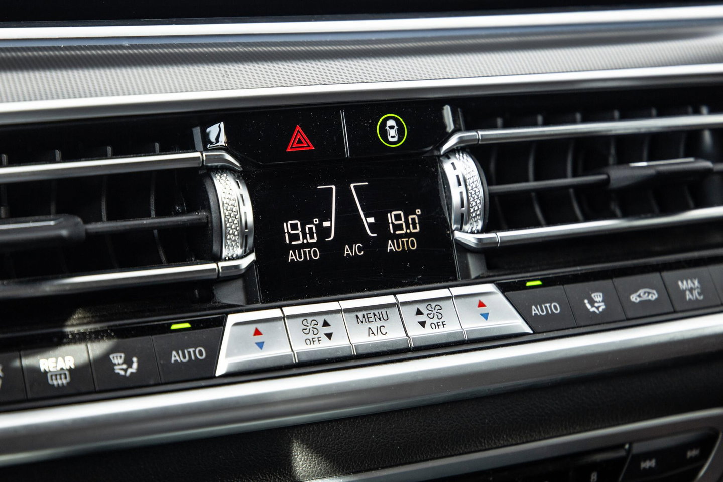 BMW X5 xDrive45e CARPLAY  / CAMERA / DEALER ONDERHOUDEN / BRUIN LEER / STOELVERWARMING