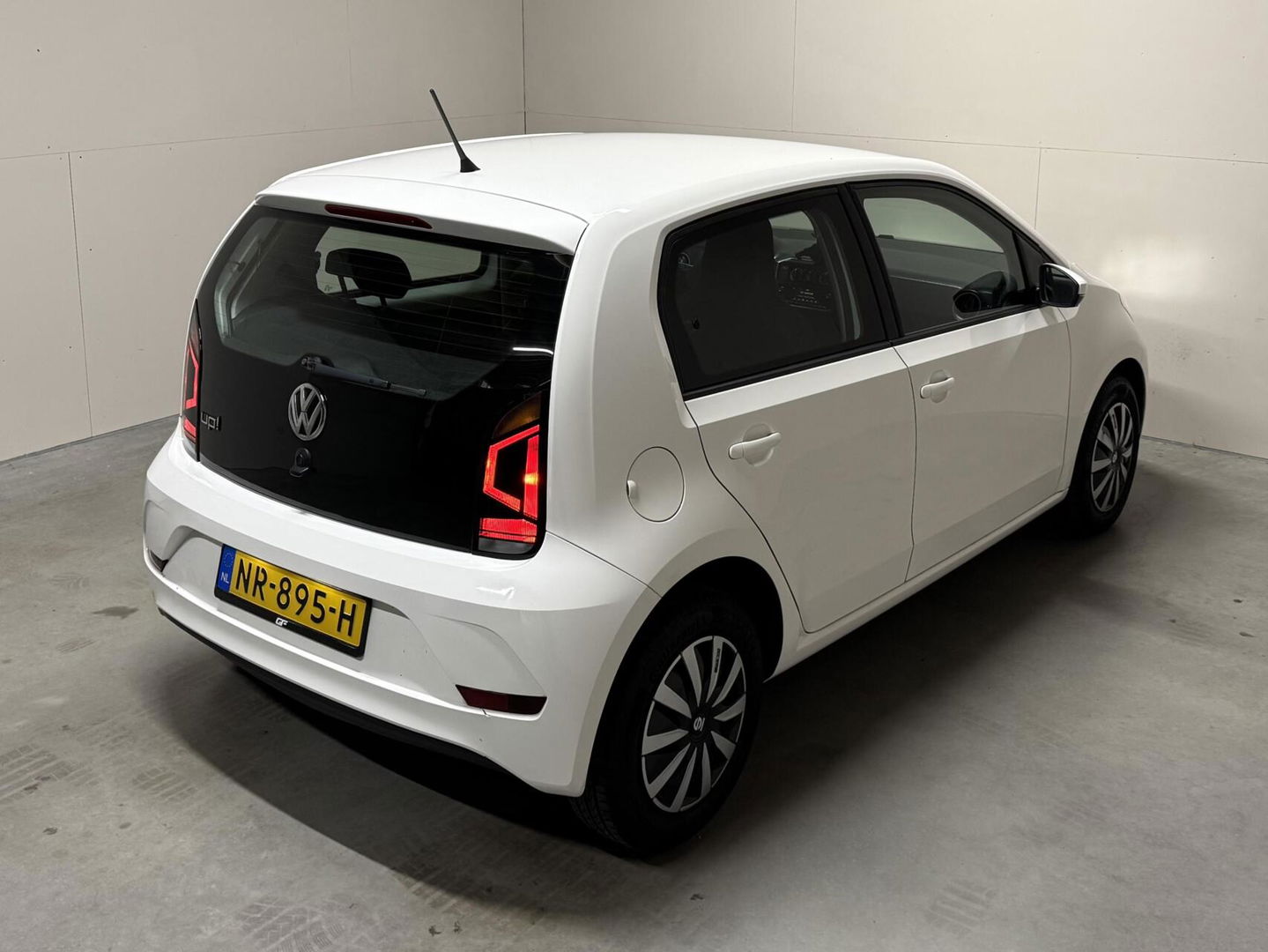 Volkswagen up! 1.0 BMT move up! Airco Navi 5drs NAP