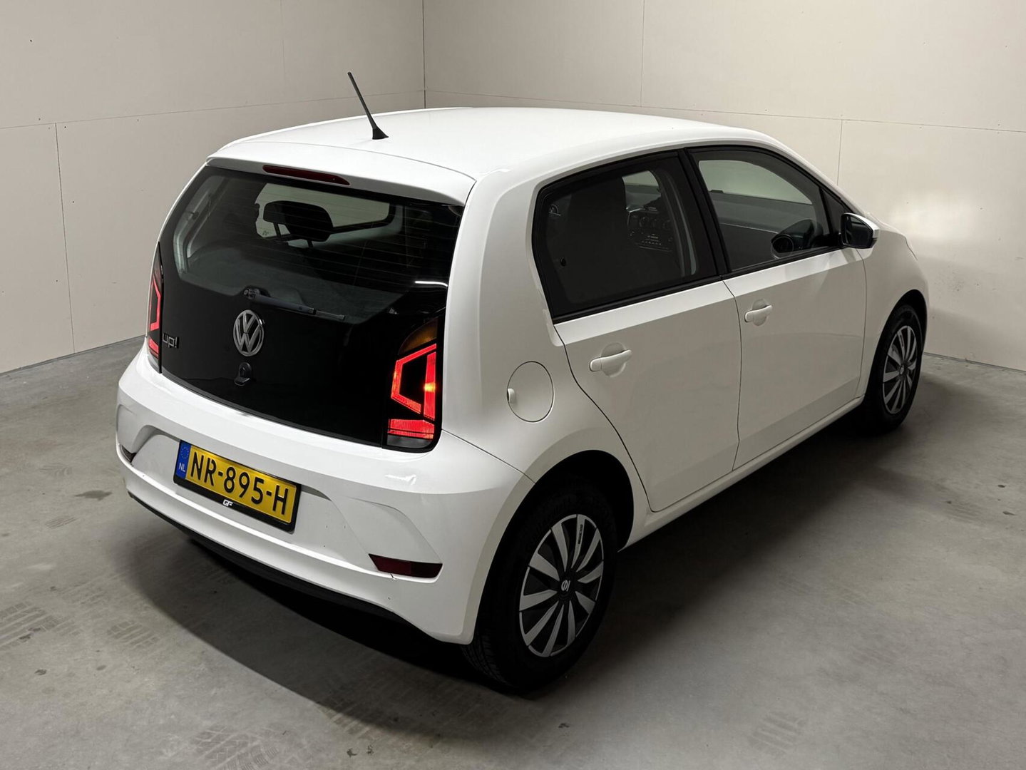 Volkswagen up! 1.0 BMT move up! Airco Navi 5drs NAP