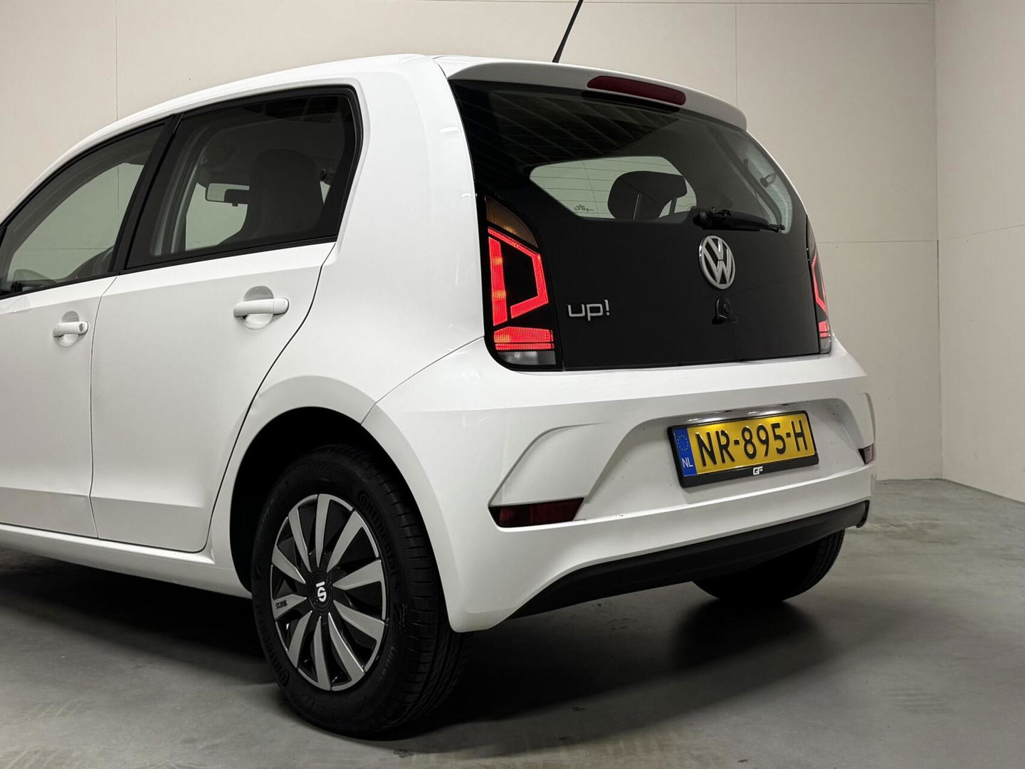 Volkswagen up! 1.0 BMT move up! Airco Navi 5drs NAP