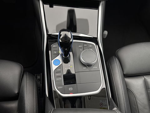 BMW i4 eDrive40 High Executive 84 kWh [ 3-Fase ] {SOH-95%} (INCL.BTW) *HEAD-UP | LEATHER | FULL-LED | WIDESCREEEN-DIGI-COCKPIT | CAMERA | KEYLESS | HIFI-SOUND | PRIVACY-GLASS | ECC | PDC | CRUISE | 17''ALU*