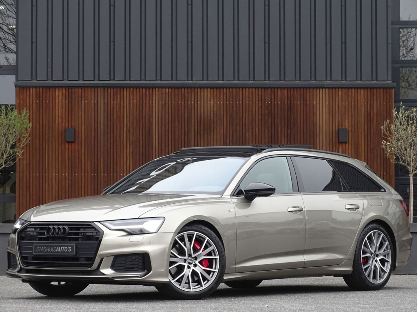 Audi A6 Avant 55 TFSIe 367 PK Quattro / Audi Exclusive / B&O / 2022 / Matrix