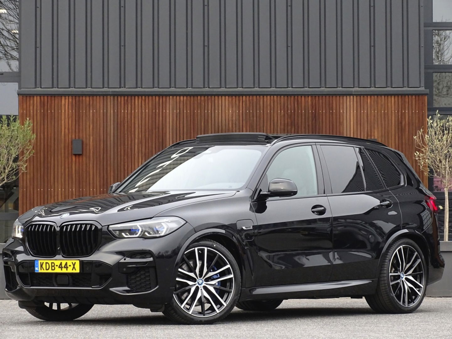 BMW X5 45e 394PK M-Sport / M- Individual / Skylounge / Laser / 360°