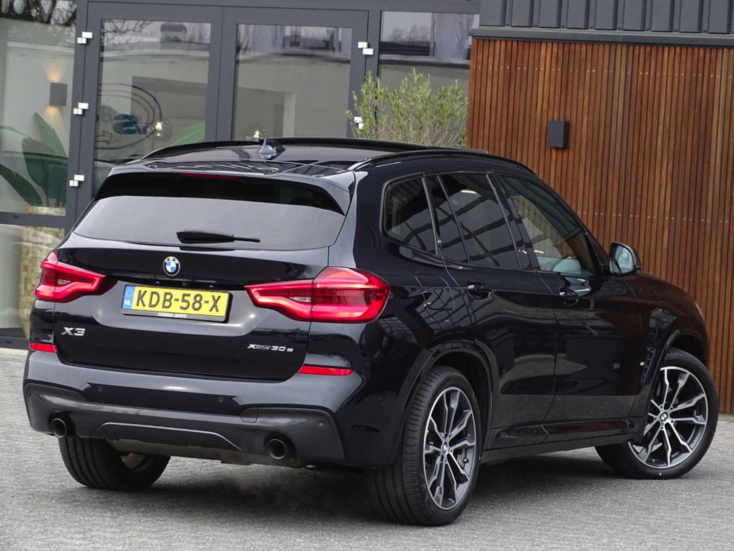 BMW X3 30e 292PK X-drive M-sport / Carbon / 360° / Pano / Harman Kardon