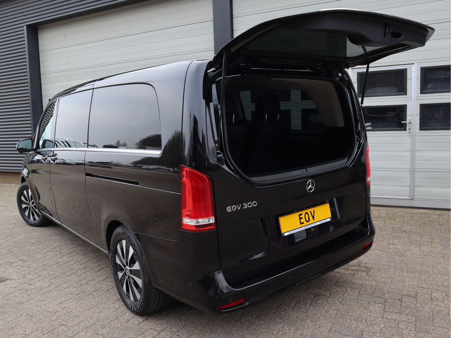 Mercedes-Benz EQV 300 90kWh SoH 95.9 % L3 Extra Lang - 8 Zits - Leder - elc. Schuif