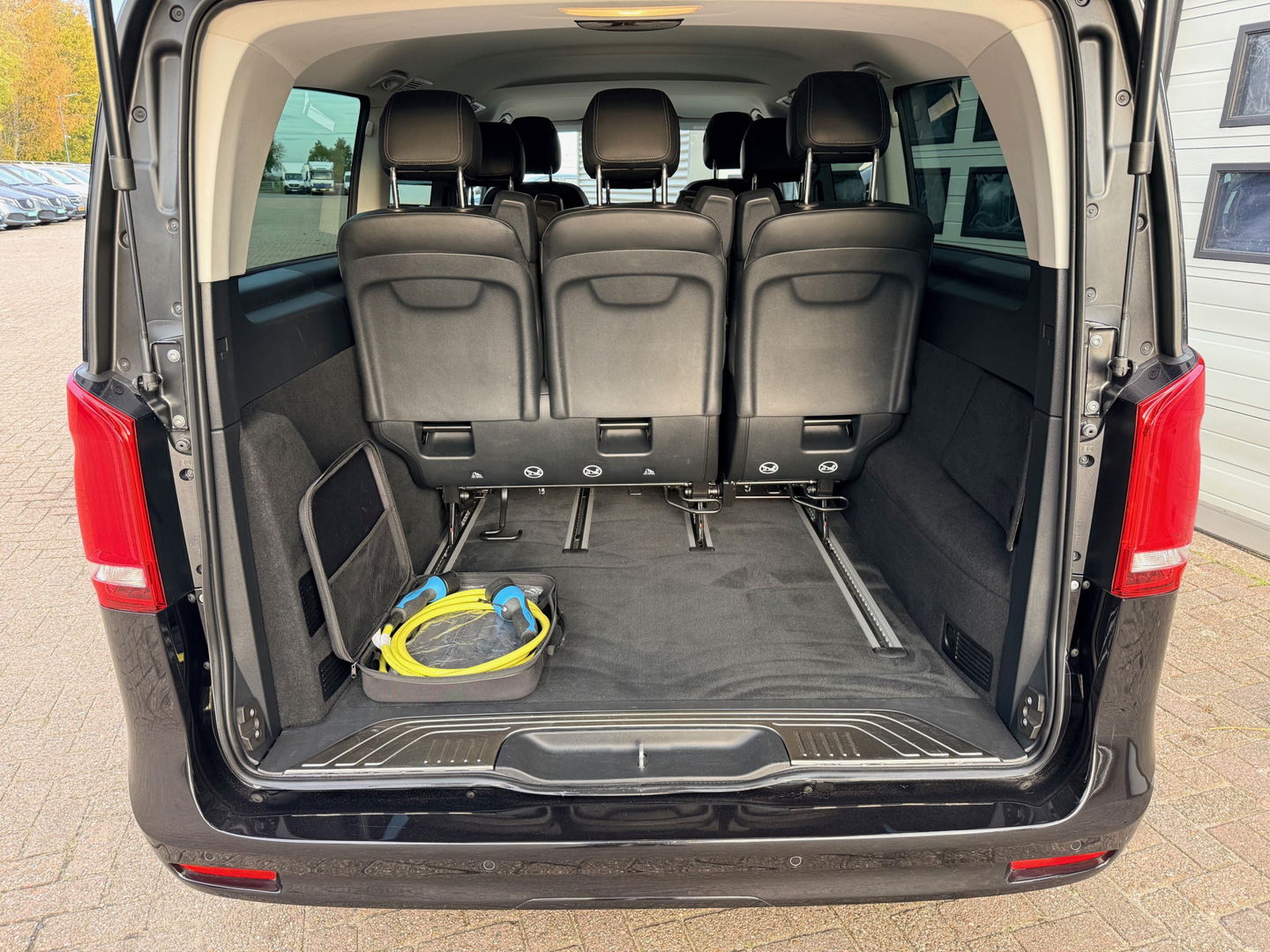 Mercedes-Benz EQV 300 90kWh SoH 95.9 % L3 Extra Lang - 8 Zits - Leder - elc. Schuif