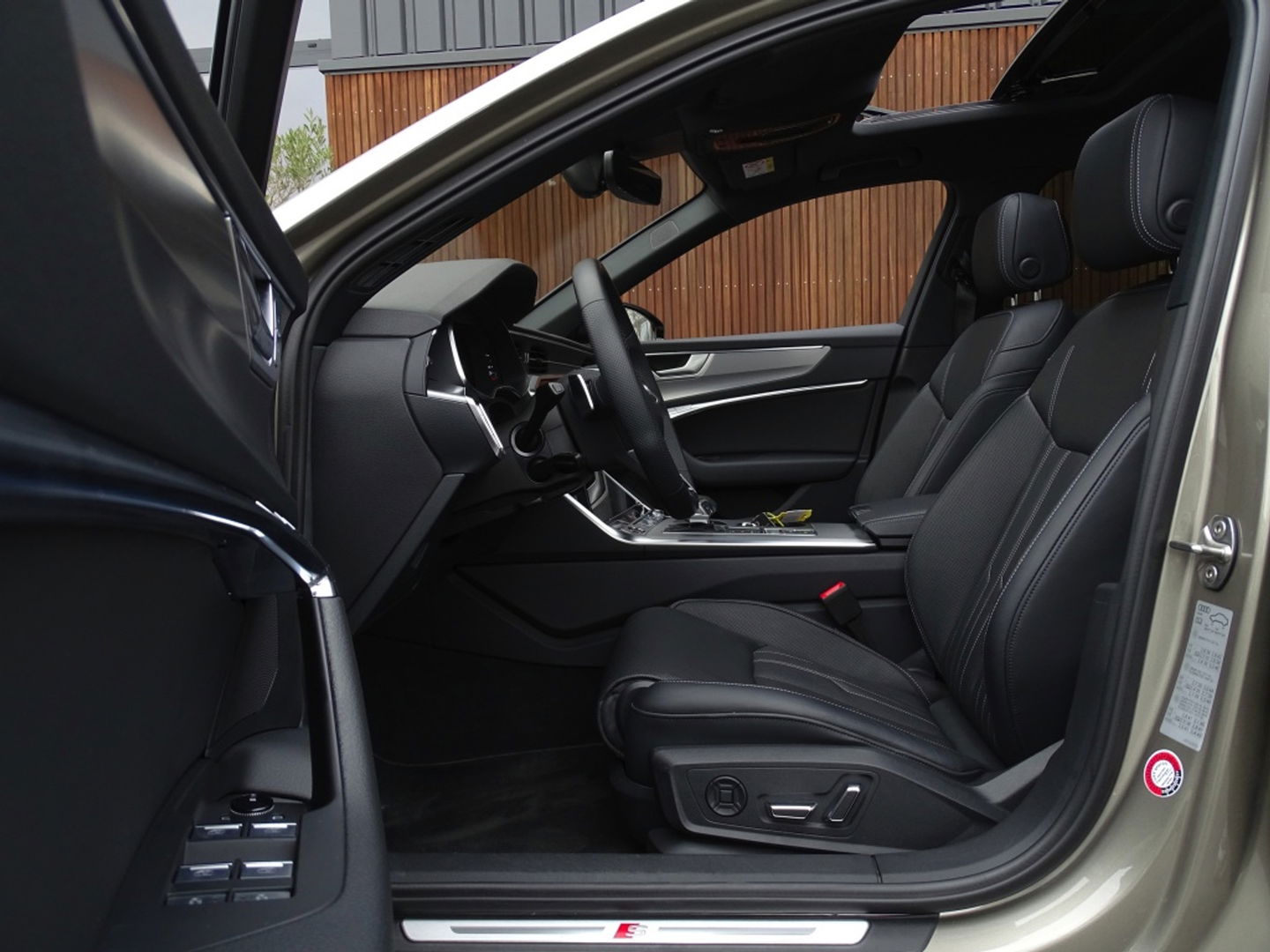 Audi A6 Avant 55 TFSIe 367 PK Quattro / Audi Exclusive / B&O / 2022 / Matrix