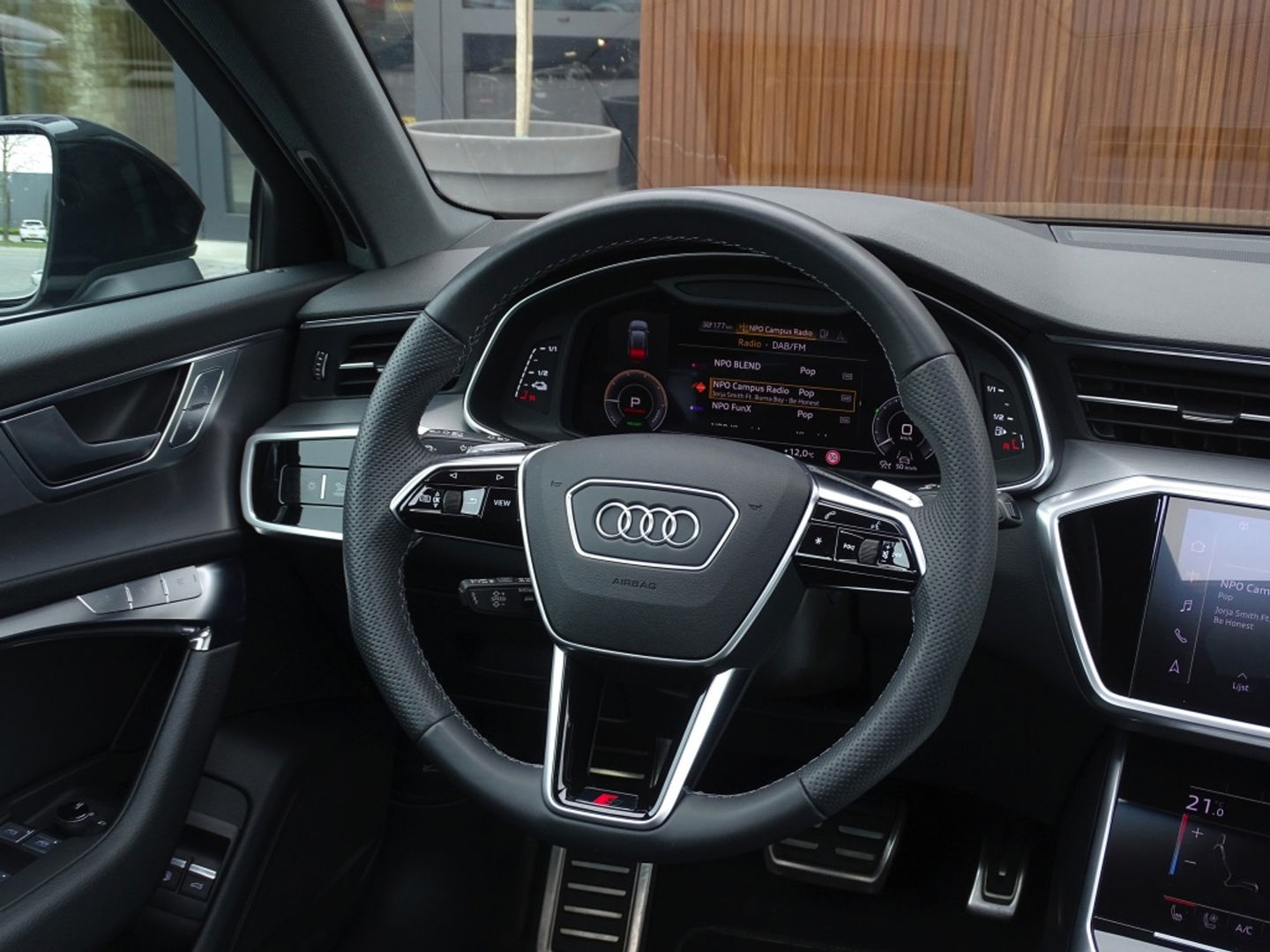 Audi A6 Avant 55 TFSIe 367 PK Quattro / Audi Exclusive / B&O / 2022 / Matrix