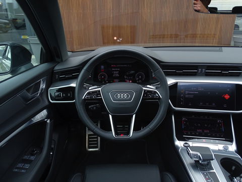 Audi A6 Avant 55 TFSIe 367 PK Quattro / Audi Exclusive / B&O / 2022 / Matrix