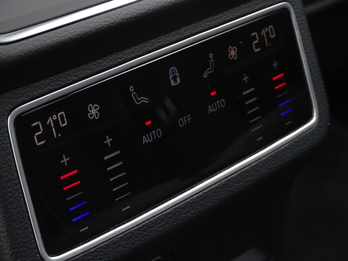 Audi A6 Avant 55 TFSIe 367 PK Quattro / Audi Exclusive / B&O / 2022 / Matrix