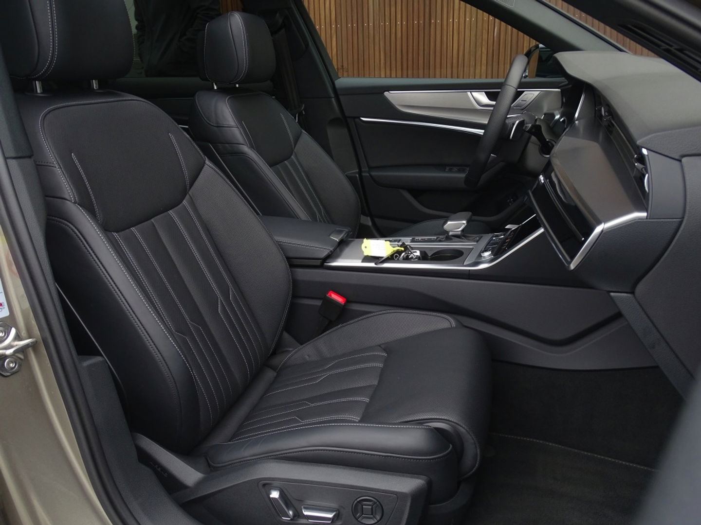 Audi A6 Avant 55 TFSIe 367 PK Quattro / Audi Exclusive / B&O / 2022 / Matrix