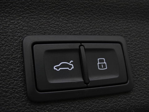 Audi A6 Avant 55 TFSIe 367 PK Quattro / Audi Exclusive / B&O / 2022 / Matrix