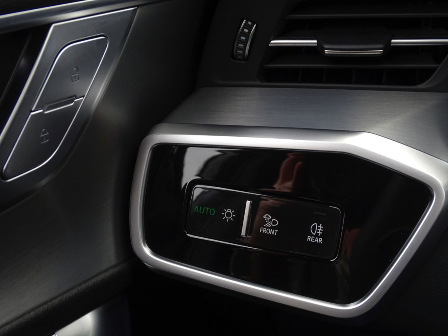 Audi A6 Avant 55 TFSIe 367 PK Quattro / Audi Exclusive / B&O / 2022 / Matrix