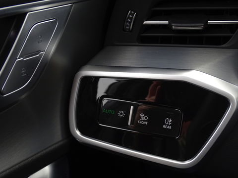 Audi A6 Avant 55 TFSIe 367 PK Quattro / Audi Exclusive / B&O / 2022 / Matrix