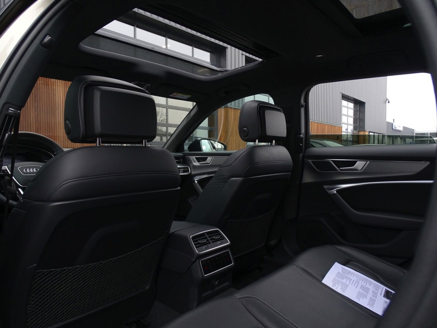 Audi A6 Avant 55 TFSIe 367 PK Quattro / Audi Exclusive / B&O / 2022 / Matrix