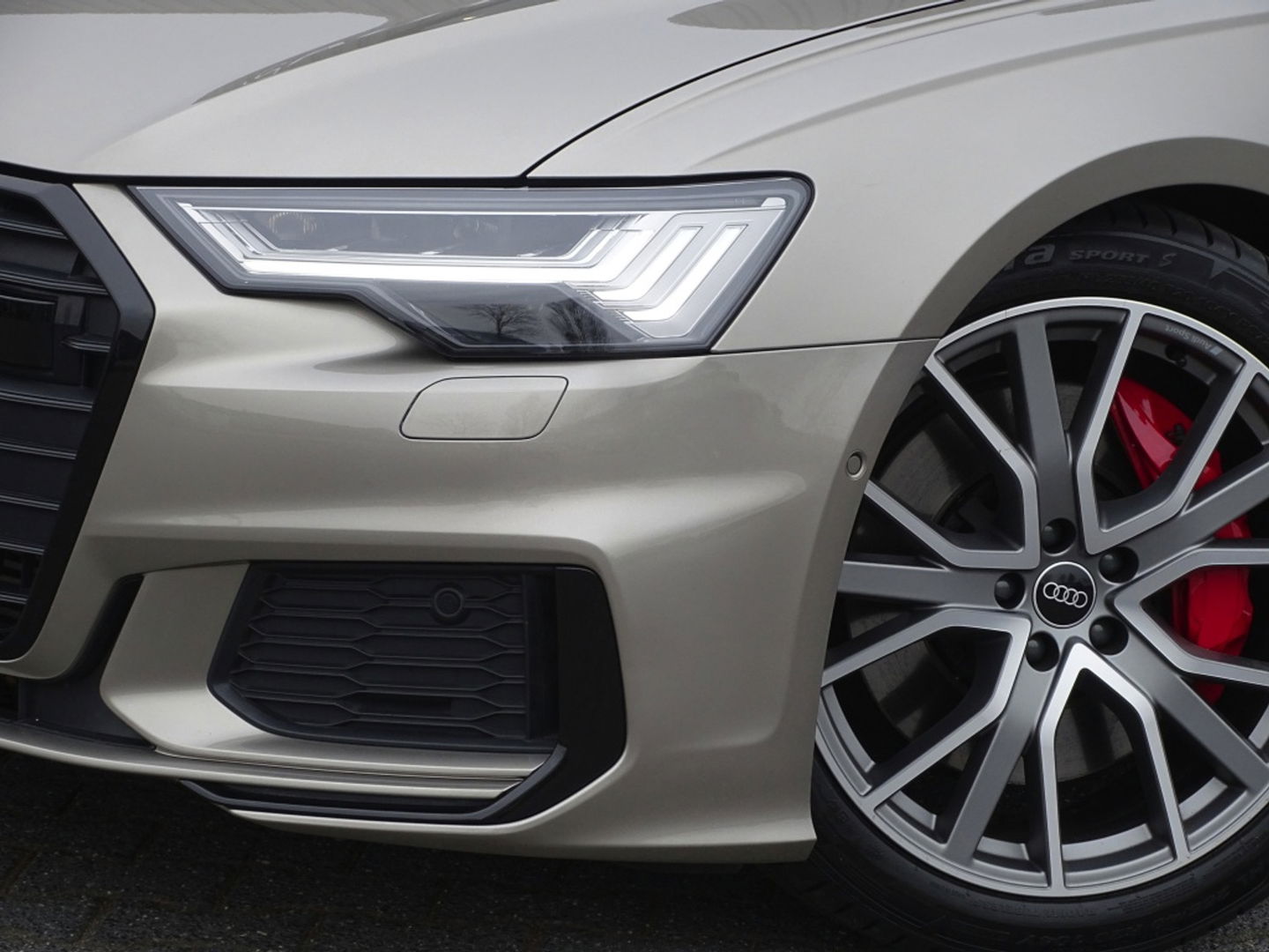 Audi A6 Avant 55 TFSIe 367 PK Quattro / Audi Exclusive / B&O / 2022 / Matrix