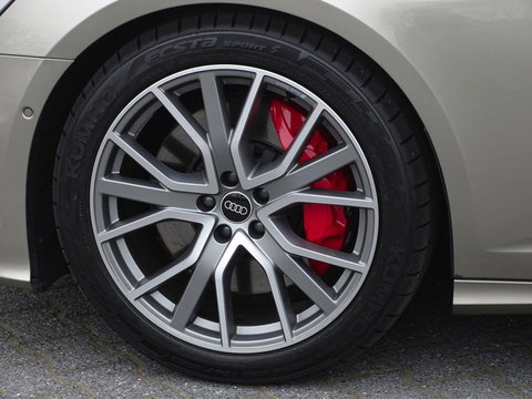 Audi A6 Avant 55 TFSIe 367 PK Quattro / Audi Exclusive / B&O / 2022 / Matrix