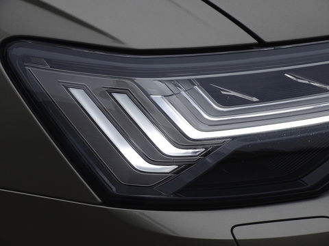 Audi A6 Avant 55 TFSIe 367 PK Quattro / Audi Exclusive / B&O / 2022 / Matrix