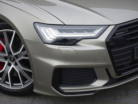 Audi A6 Avant 55 TFSIe 367 PK Quattro / Audi Exclusive / B&O / 2022 / Matrix