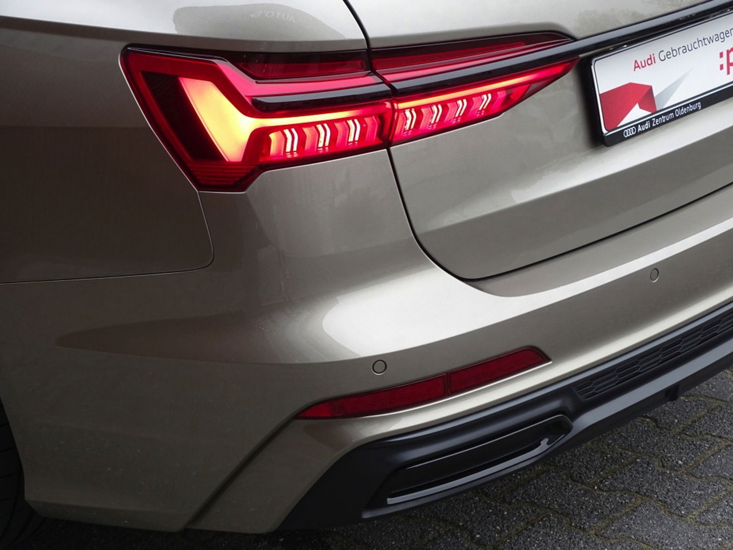 Audi A6 Avant 55 TFSIe 367 PK Quattro / Audi Exclusive / B&O / 2022 / Matrix