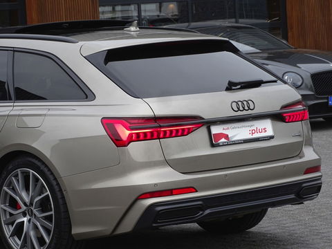 Audi A6 Avant 55 TFSIe 367 PK Quattro / Audi Exclusive / B&O / 2022 / Matrix