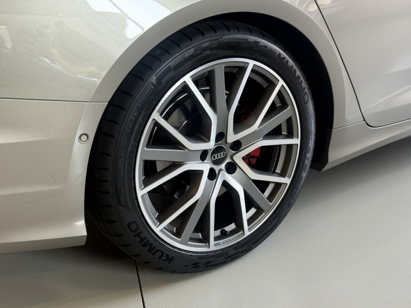 Audi A6 Avant 55 TFSIe 367 PK Quattro / Audi Exclusive / B&O / 2022 / Matrix