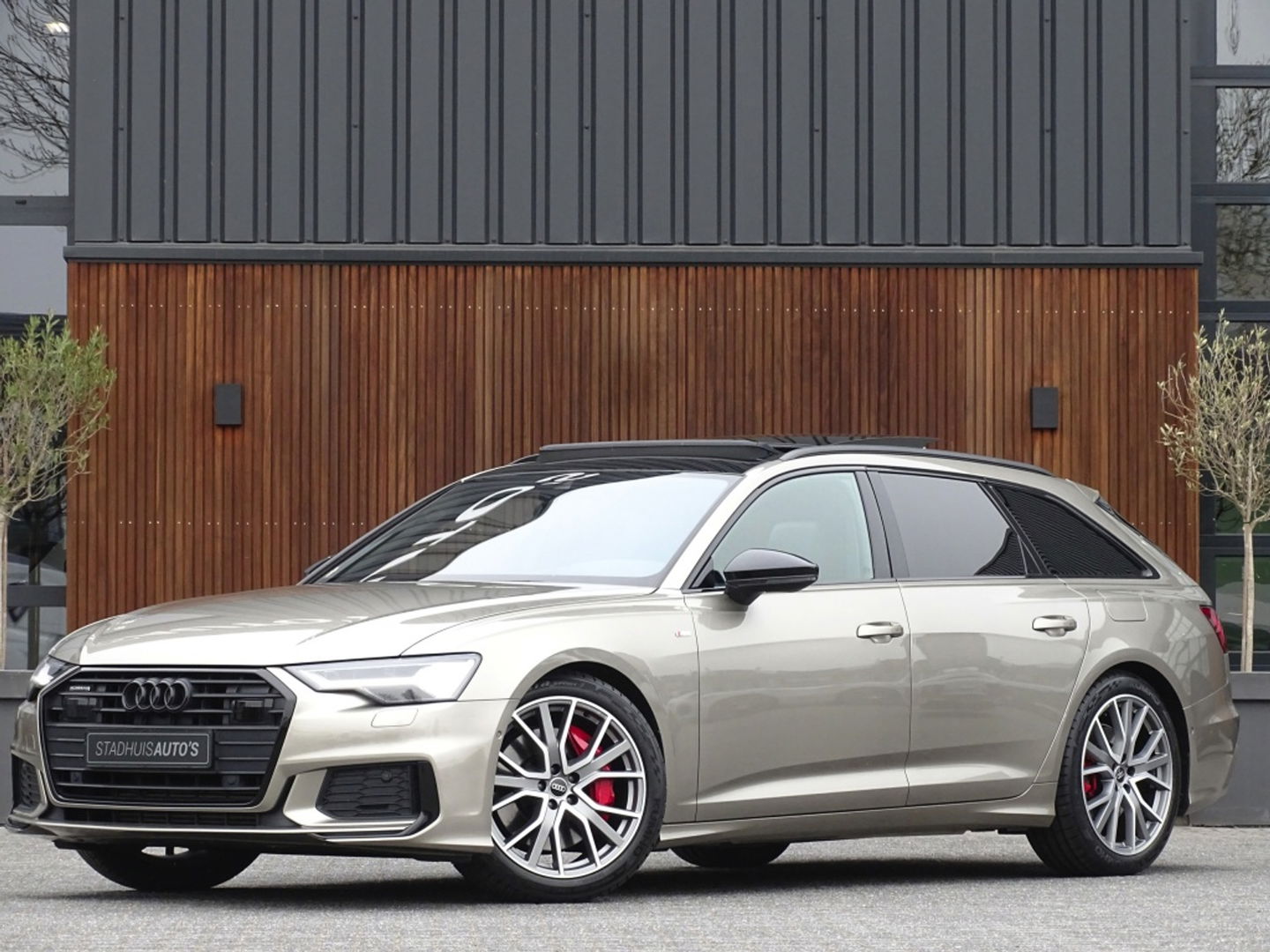 Audi A6 Avant 55 TFSIe 367 PK Quattro / Audi Exclusive / B&O / 2022 / Matrix