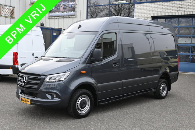 Mercedes-Benz Sprinter - 319 CDI L2H2 3500 KG trekhaak, Draaistoelen, Distronic, LED, 360 graden Camera