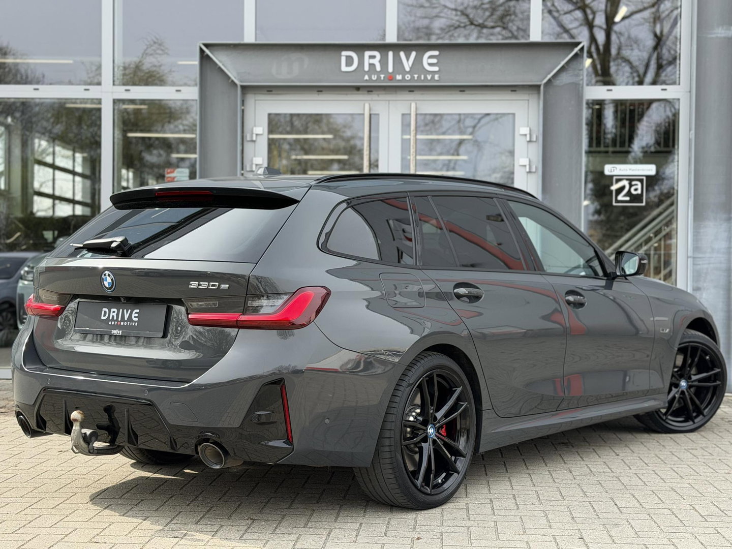 BMW 3 Serie Touring 330e LCI High Ex. M-Sport Pro |Individual leer|Pano|H/K|Memory|19"|Trekhaak|Dravit