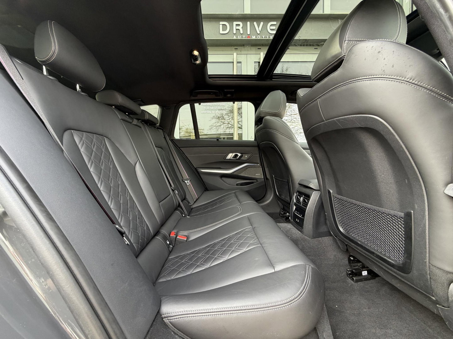 BMW 3 Serie Touring 330e LCI High Ex. M-Sport Pro |Individual leer|Pano|H/K|Memory|19"|Trekhaak|Dravit