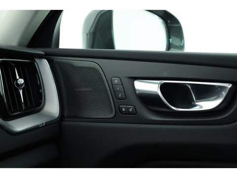 Volvo XC60 2.0 T6 Plug-in hybrid AWD Inscription Exclusive | Google | Luchtvering | Trekhaak | Head-up | H&K Audio | Pano-dak |