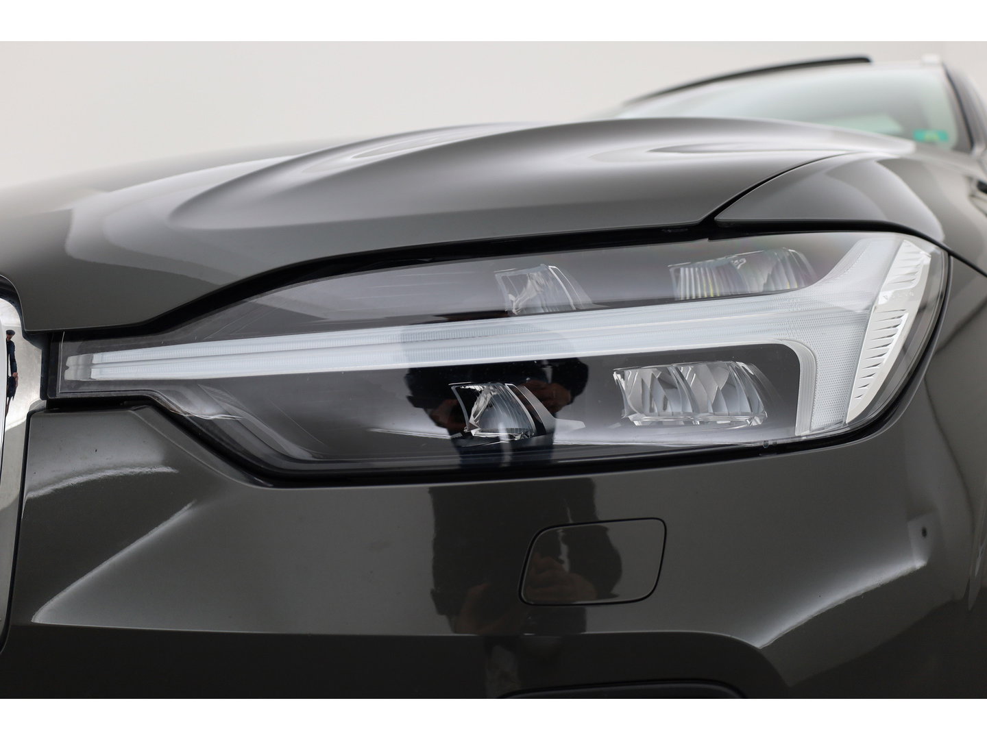 Volvo XC60 2.0 T6 Plug-in hybrid AWD Inscription Exclusive | Google | Luchtvering | Trekhaak | Head-up | H&K Audio | Pano-dak |