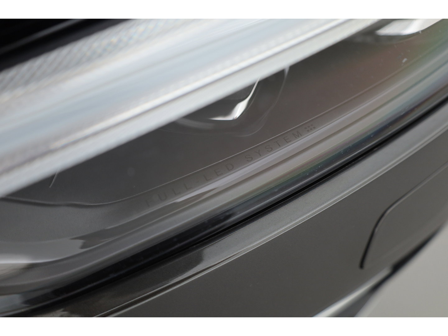 Volvo XC60 2.0 T6 Plug-in hybrid AWD Inscription Exclusive | Google | Luchtvering | Trekhaak | Head-up | H&K Audio | Pano-dak |