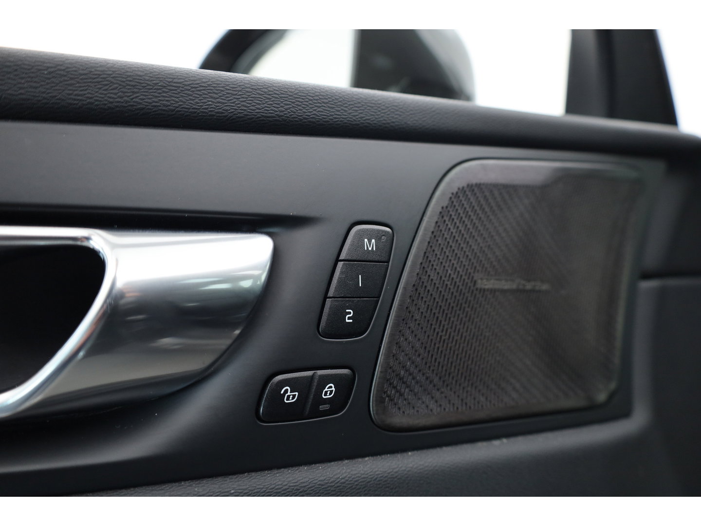 Volvo XC60 2.0 T6 Plug-in hybrid AWD Inscription Exclusive | Google | Luchtvering | Trekhaak | Head-up | H&K Audio | Pano-dak |