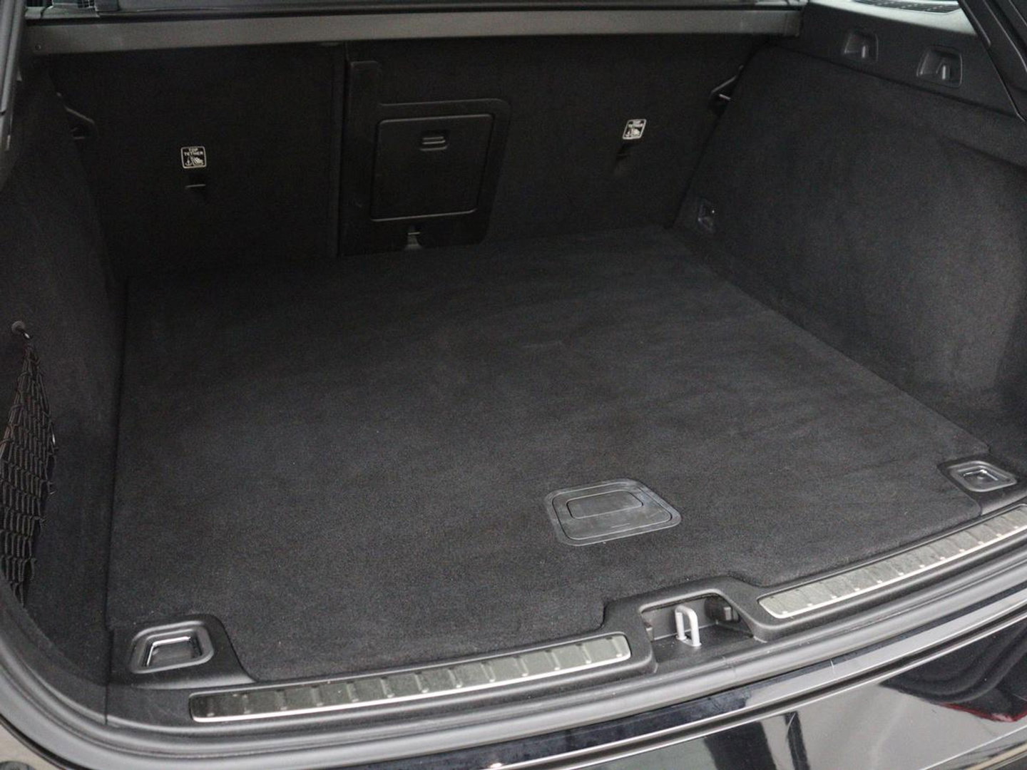 Volvo V60 2.0 B4 R-Design | Stoelverwarming | Adaptive cruise | Carplay | Camera | Keyless | Navigatie | Half leder | Full LED | Parkeerhulp | Climate control