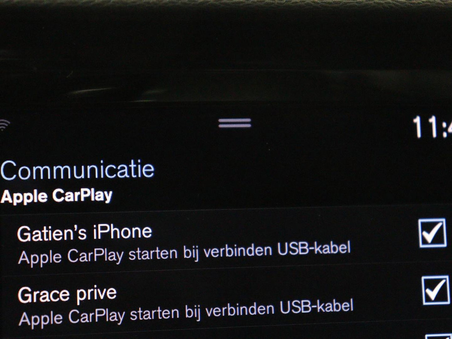 Volvo V60 2.0 B4 R-Design | Stoelverwarming | Adaptive cruise | Carplay | Camera | Keyless | Navigatie | Half leder | Full LED | Parkeerhulp | Climate control