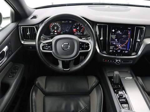 Volvo V60 2.0 B4 R-Design | Stoelverwarming | Adaptive cruise | Carplay | Camera | Keyless | Navigatie | Half leder | Full LED | Parkeerhulp | Climate control