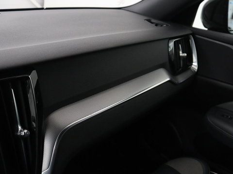 Volvo V60 2.0 B4 R-Design | Stoelverwarming | Adaptive cruise | Carplay | Camera | Keyless | Navigatie | Half leder | Full LED | Parkeerhulp | Climate control