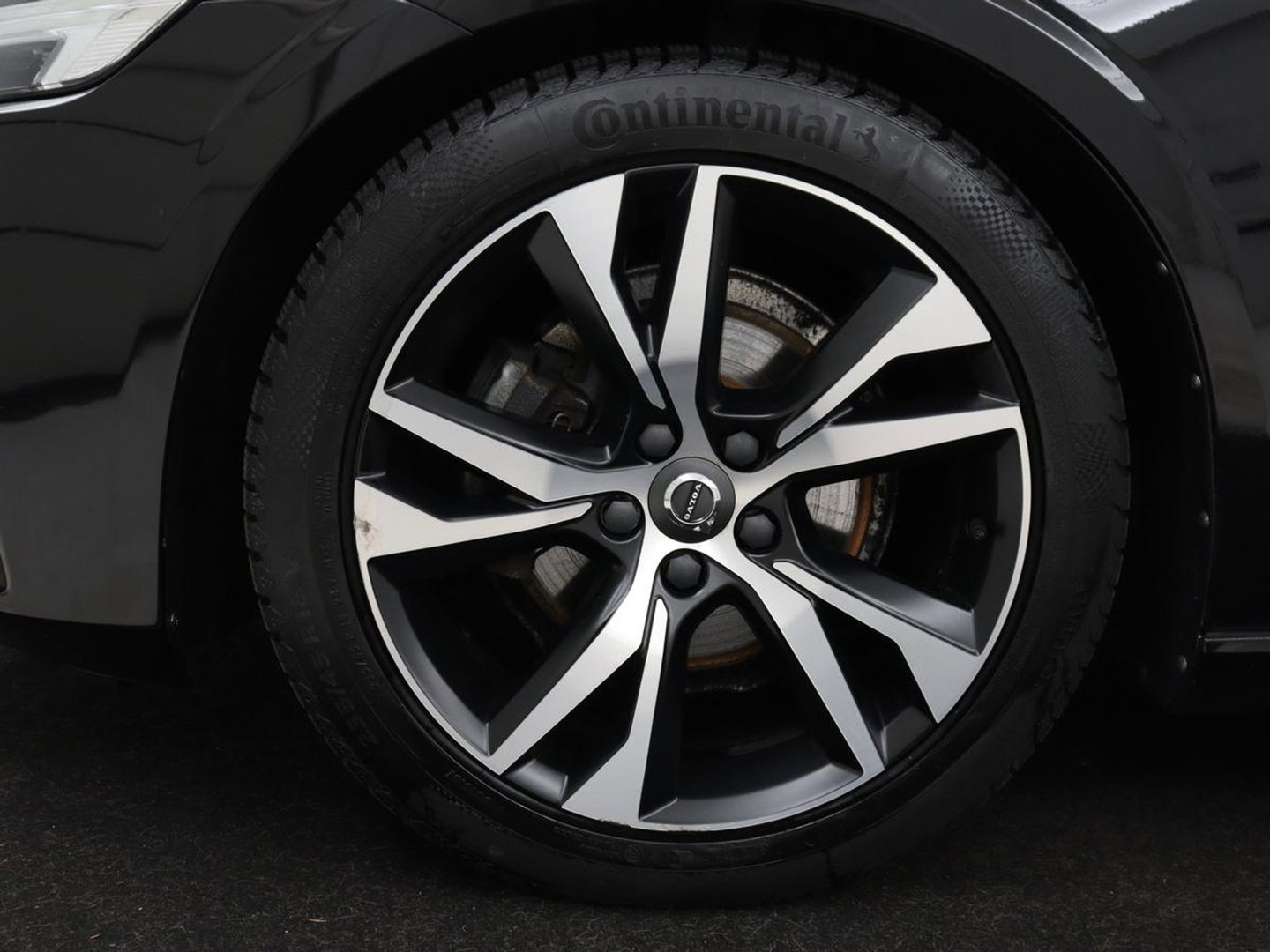 Volvo V60 2.0 B4 R-Design | Stoelverwarming | Adaptive cruise | Carplay | Camera | Keyless | Navigatie | Half leder | Full LED | Parkeerhulp | Climate control