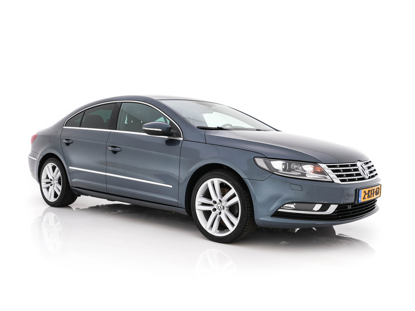 Volkswagen CC 1.8 TSI Aut. *LEATHER | BI-XENON | HEATED-SPORTSEATS | NAVI-FULLMAP | ECC | PDC | CRUISE | SHIFTPADDLES | PRIVACY-GLASS | TOWBAR | 18''ALU*