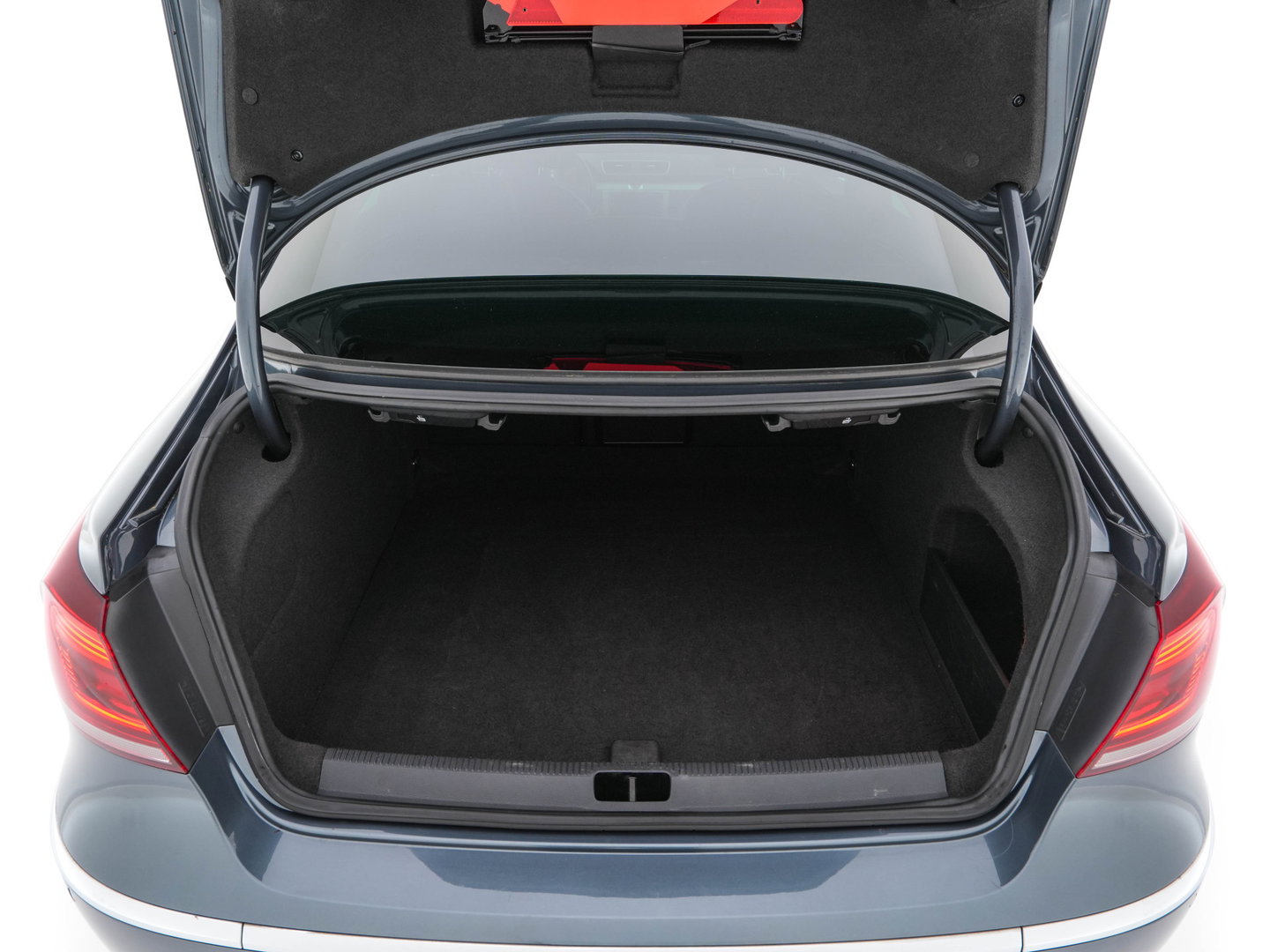 Volkswagen CC 1.8 TSI Aut. *LEATHER | BI-XENON | HEATED-SPORTSEATS | NAVI-FULLMAP | ECC | PDC | CRUISE | SHIFTPADDLES | PRIVACY-GLASS | TOWBAR | 18''ALU*