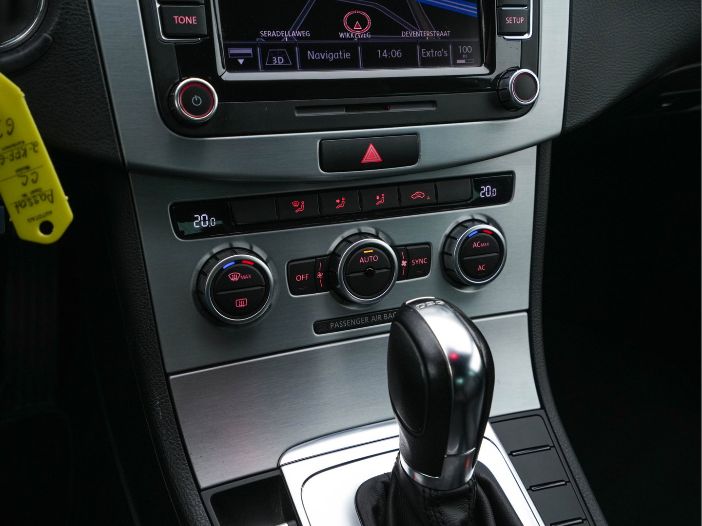 Volkswagen CC 1.8 TSI Aut. *LEATHER | BI-XENON | HEATED-SPORTSEATS | NAVI-FULLMAP | ECC | PDC | CRUISE | SHIFTPADDLES | PRIVACY-GLASS | TOWBAR | 18''ALU*