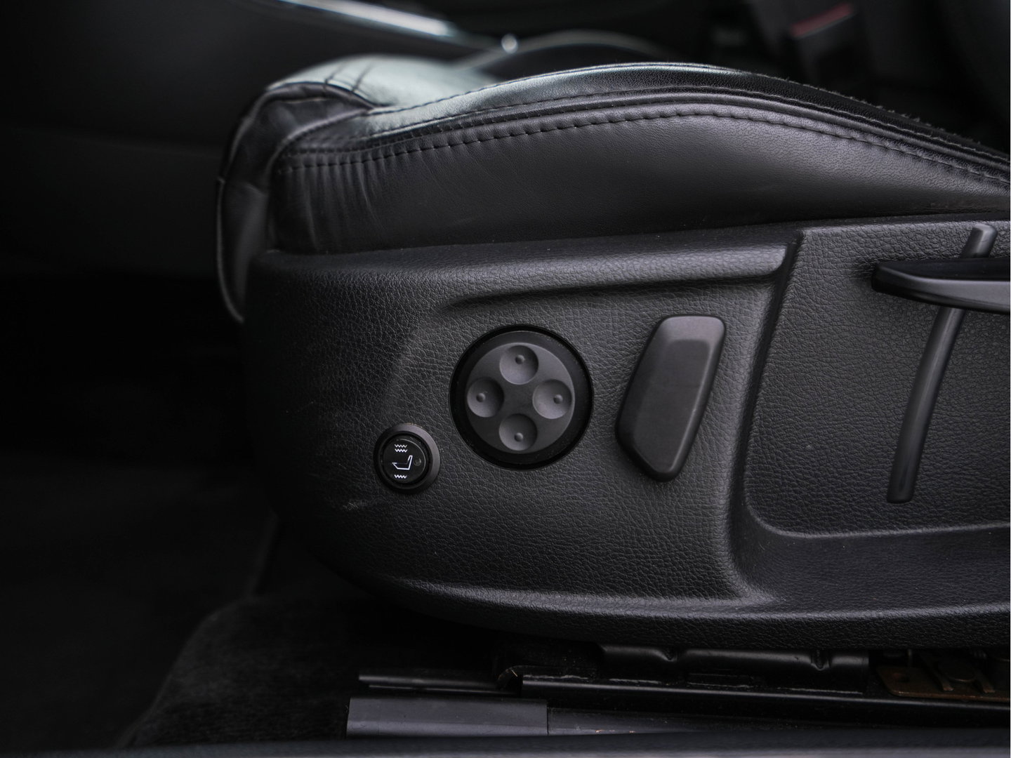 Volkswagen CC 1.8 TSI Aut. *LEATHER | BI-XENON | HEATED-SPORTSEATS | NAVI-FULLMAP | ECC | PDC | CRUISE | SHIFTPADDLES | PRIVACY-GLASS | TOWBAR | 18''ALU*