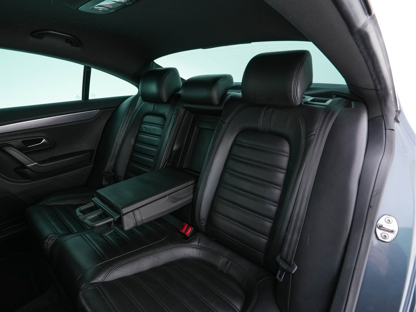 Volkswagen CC 1.8 TSI Aut. *LEATHER | BI-XENON | HEATED-SPORTSEATS | NAVI-FULLMAP | ECC | PDC | CRUISE | SHIFTPADDLES | PRIVACY-GLASS | TOWBAR | 18''ALU*