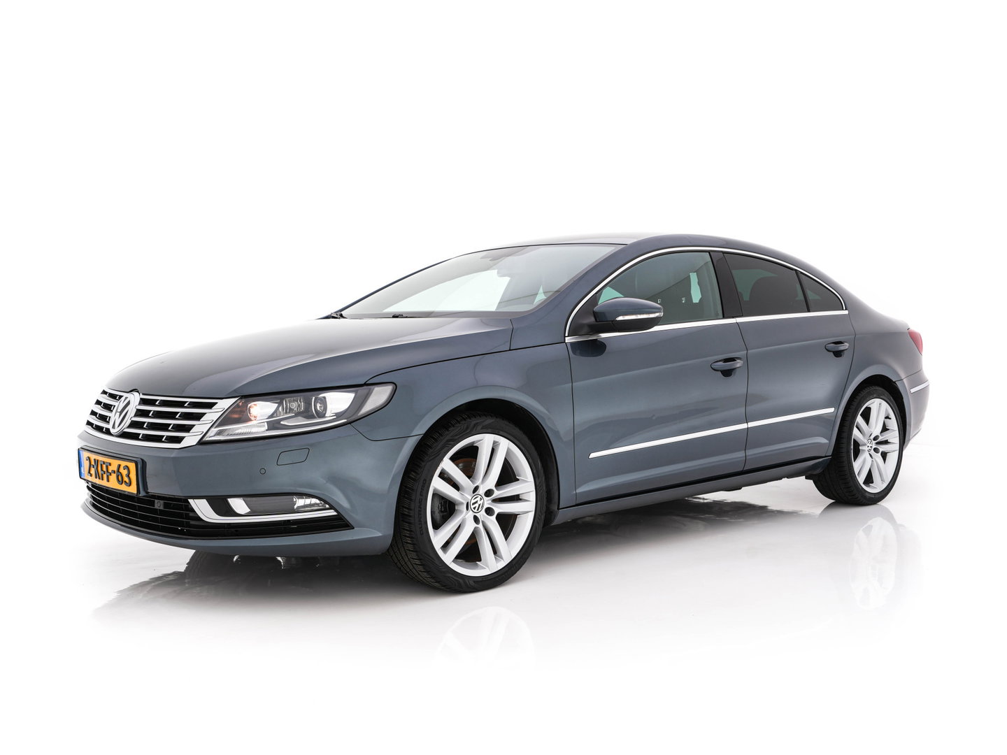 Volkswagen CC 1.8 TSI Aut. *LEATHER | BI-XENON | HEATED-SPORTSEATS | NAVI-FULLMAP | ECC | PDC | CRUISE | SHIFTPADDLES | PRIVACY-GLASS | TOWBAR | 18''ALU*