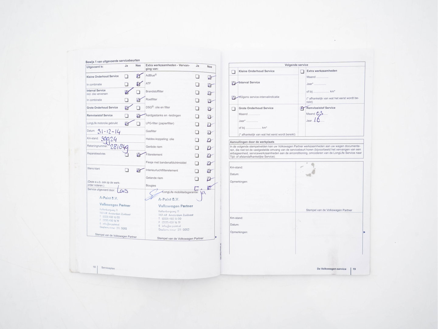 Volkswagen CC 1.8 TSI Aut. *LEATHER | BI-XENON | HEATED-SPORTSEATS | NAVI-FULLMAP | ECC | PDC | CRUISE | SHIFTPADDLES | PRIVACY-GLASS | TOWBAR | 18''ALU*