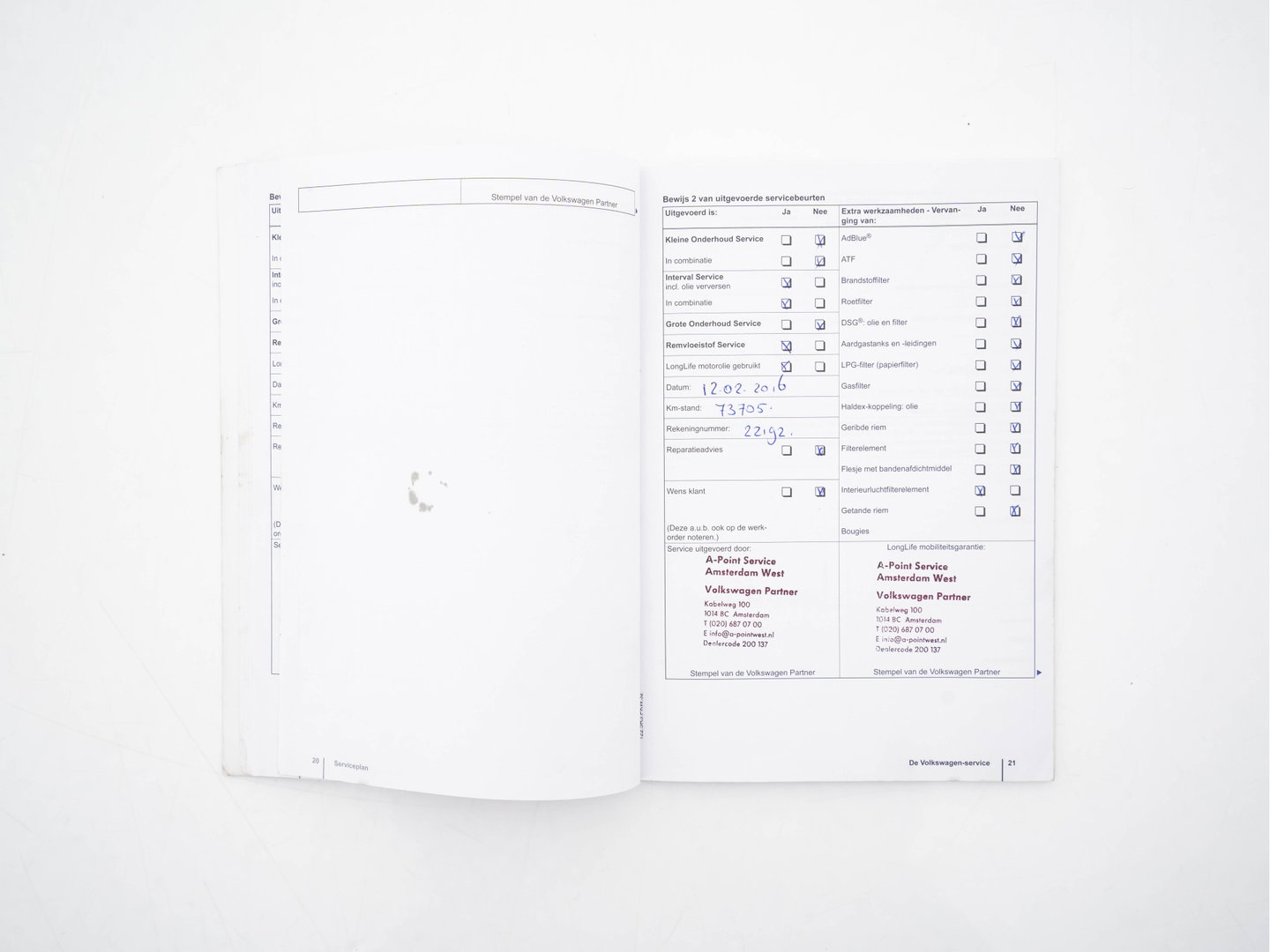 Volkswagen CC 1.8 TSI Aut. *LEATHER | BI-XENON | HEATED-SPORTSEATS | NAVI-FULLMAP | ECC | PDC | CRUISE | SHIFTPADDLES | PRIVACY-GLASS | TOWBAR | 18''ALU*