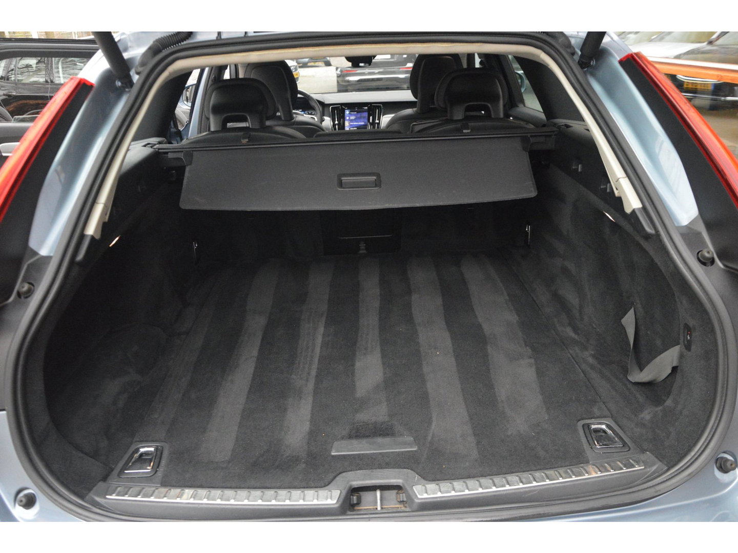 Volvo V90 Cross Country T5 AWD | Panoramadak | Trekhaak 2400KG | Stoelverwarming | Leer | Apple CarPlay | BLIS |