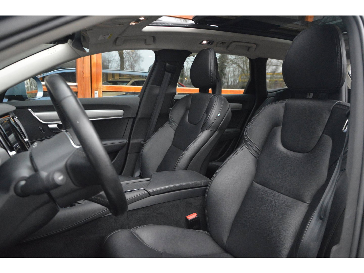 Volvo V90 Cross Country T5 AWD | Panoramadak | Trekhaak 2400KG | Stoelverwarming | Leer | Apple CarPlay | BLIS |