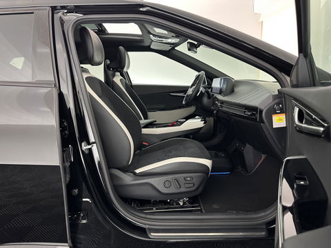 Kia Ev6 GT-Line 77.4 kWh [ 3-Fase-11kW ] (SOH-100%) (INCL-BTW) Aut. *HEATPUMP | PANO | HEAD-UP | LEATHER-ALCANTARA | ADAPTIVE-CRUISE | DIGI-COCKPIT | MERIDIAN-AUDIO | MEMORYPACK | FULL-LED | KEYLESS | TOPVIEW | DAB | BLINDSPOT | NAVI-FULLMAP |